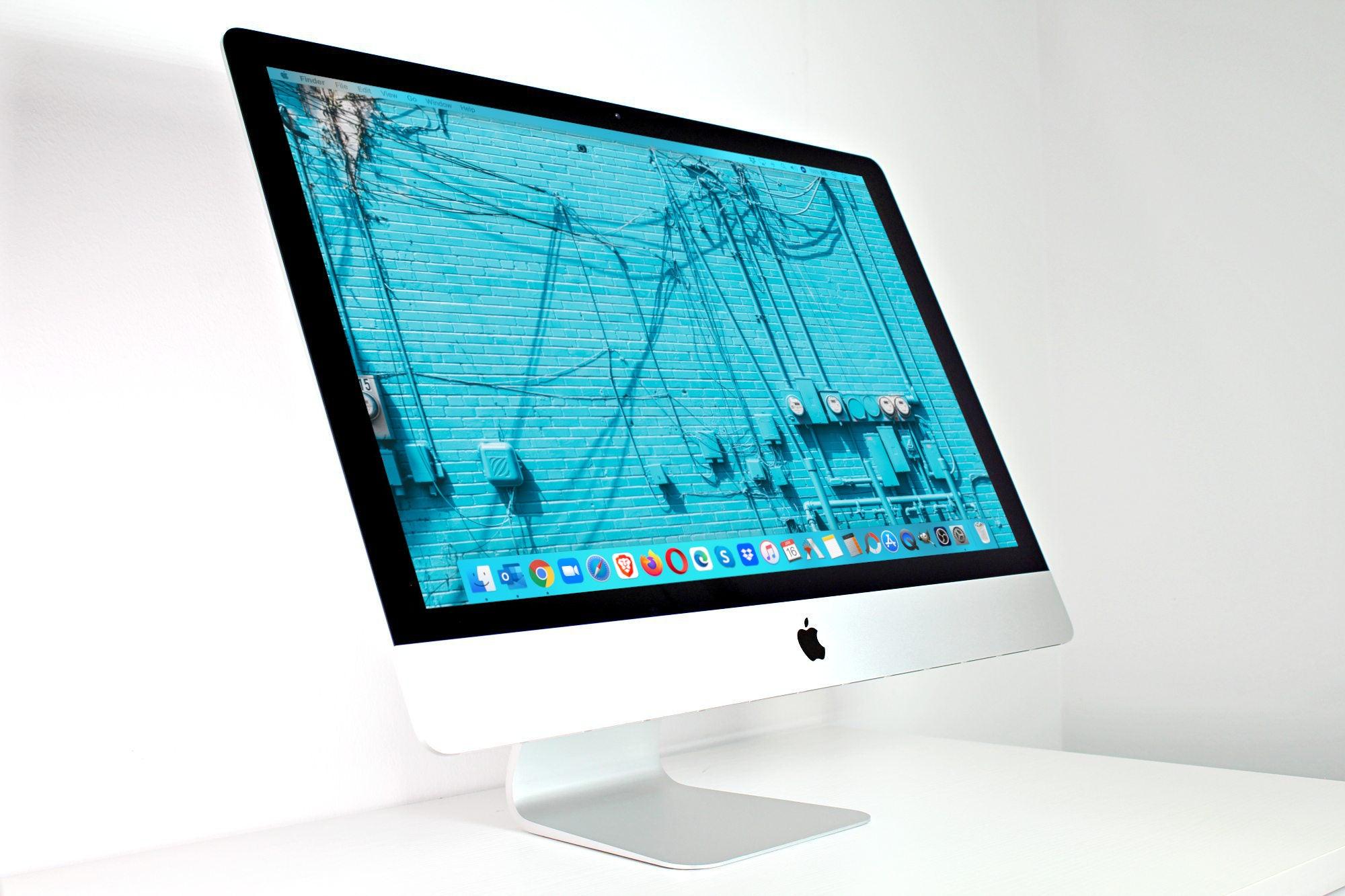 imac_blue_wall_v2_4ci5-io.jpg?