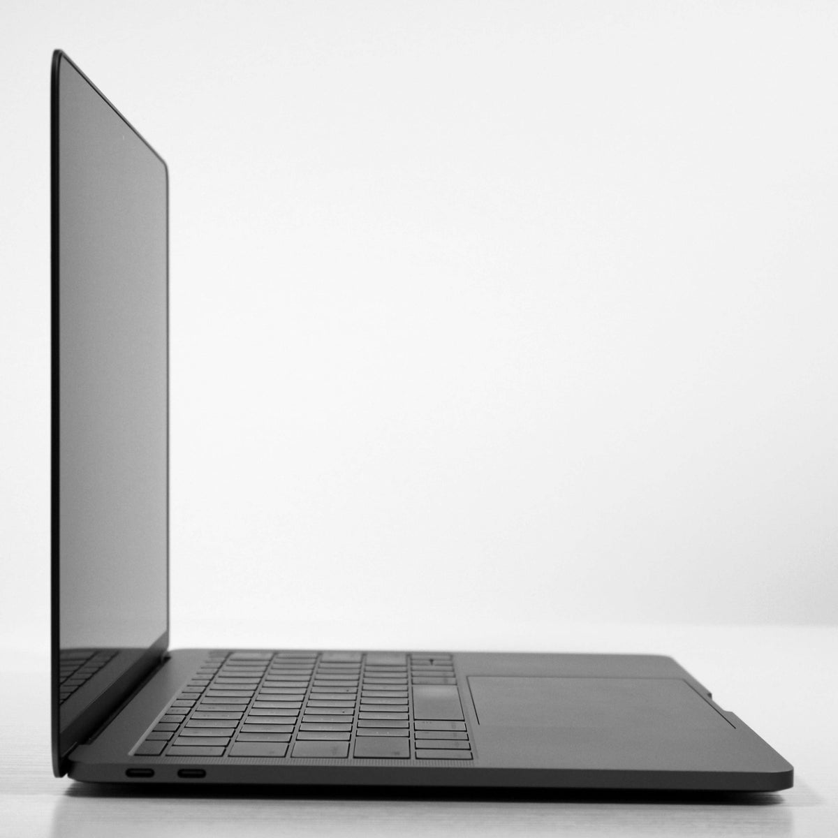 2016 Apple MacBook Pro 13-inch i5 2.0GHz – 8GB RAM 256GB SSD Space Gra 2016 Apple MacBook Pro 13-inch i5 2.0GHz – 8GB RAM 256GB SSD Space Gra