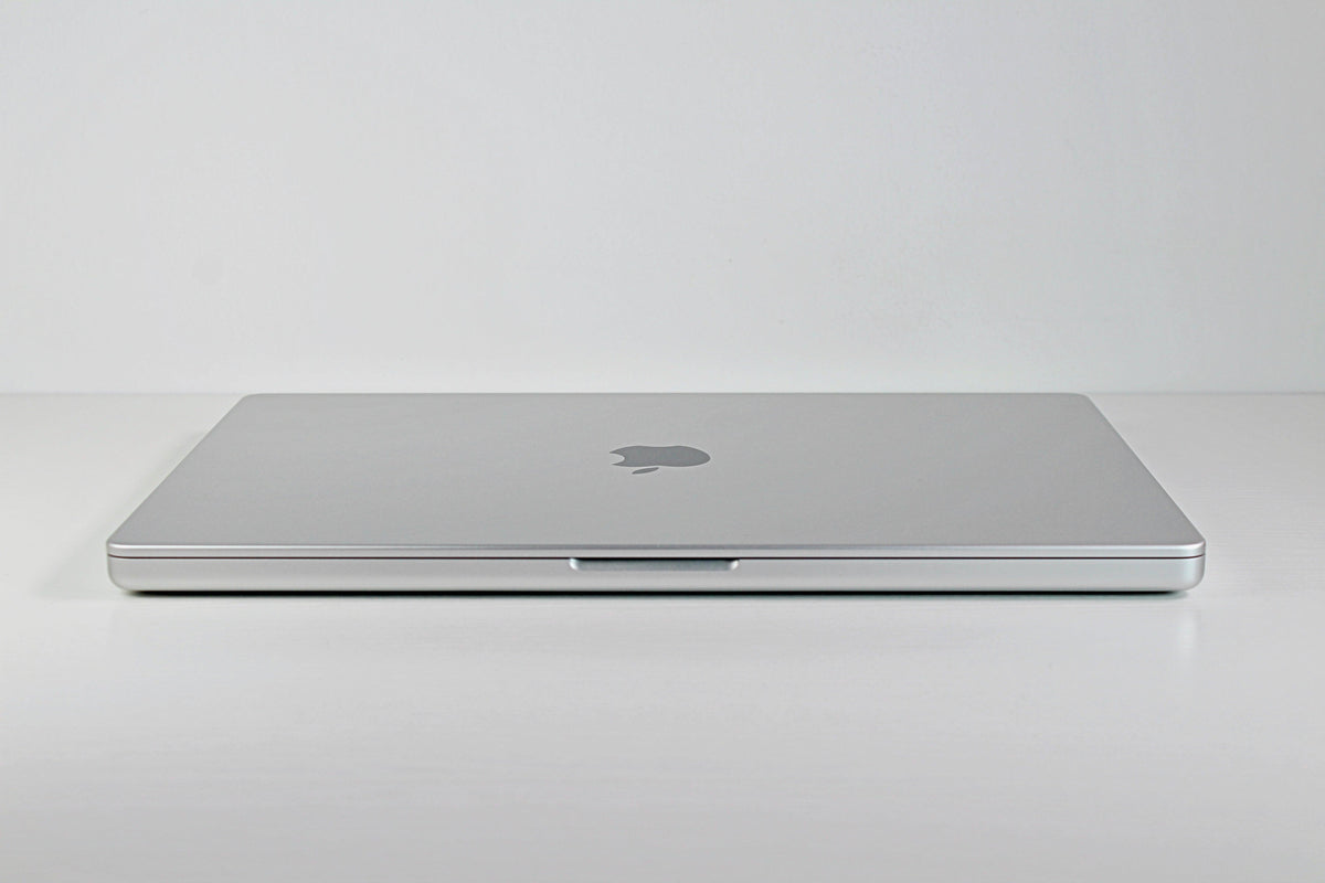 Apple MacBook Pro (2021) 14-inch M1 Max 32-Core GPU 64GB RAM 1TB SSD