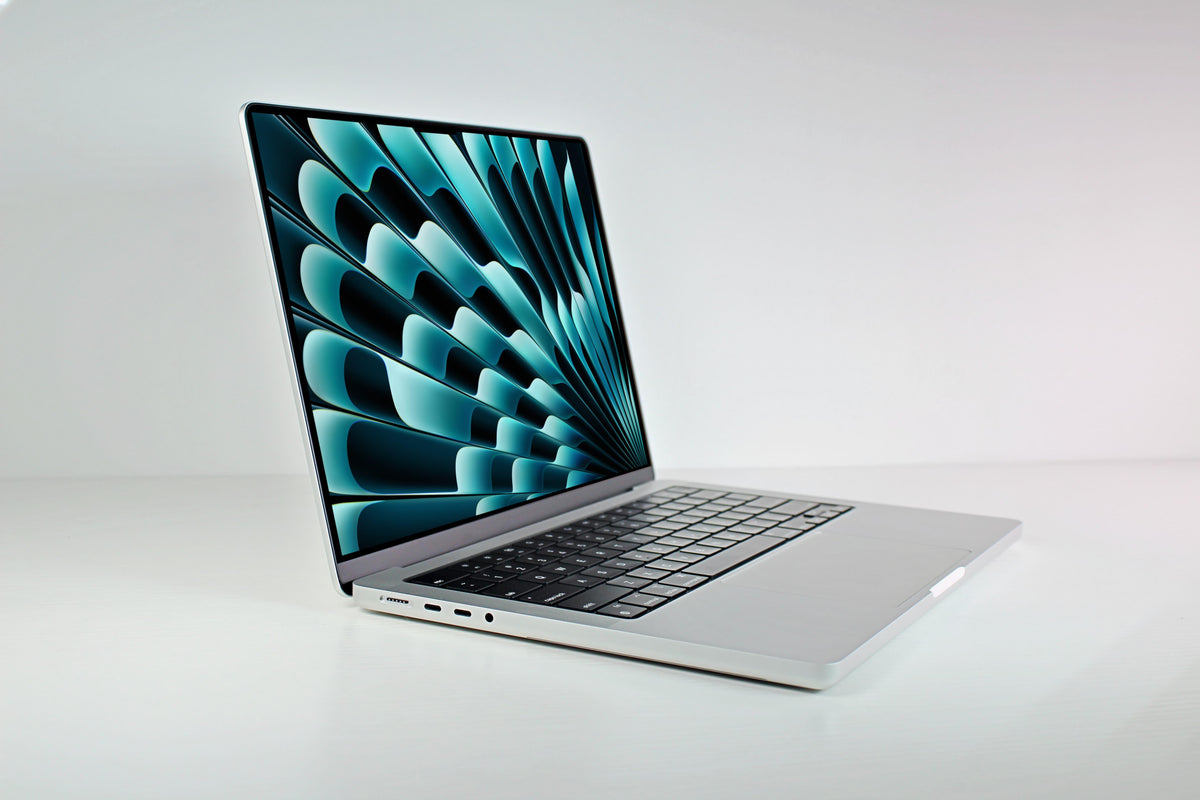 2023 Apple MacBook Pro Laptop 14-inch M2 Max 12-Core CPU 30-Core GPU —