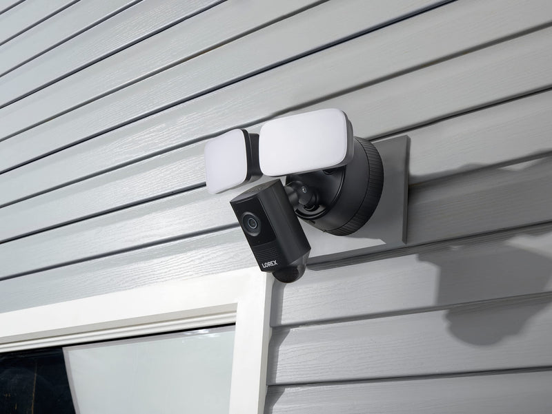Cámara de seguridad con reflector y cable de 4,0 MP y Wi-Fi 2K Lorex W452ASDB-E (negra)