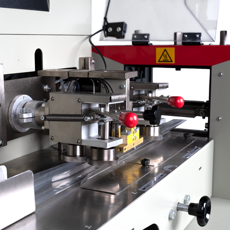 Automatic Horizontal Flow Wrapper with Inverted Film Feeder