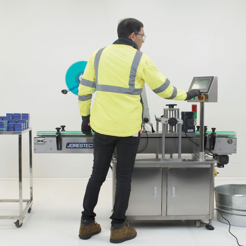 Automatic Label Applicator for Flat Containers