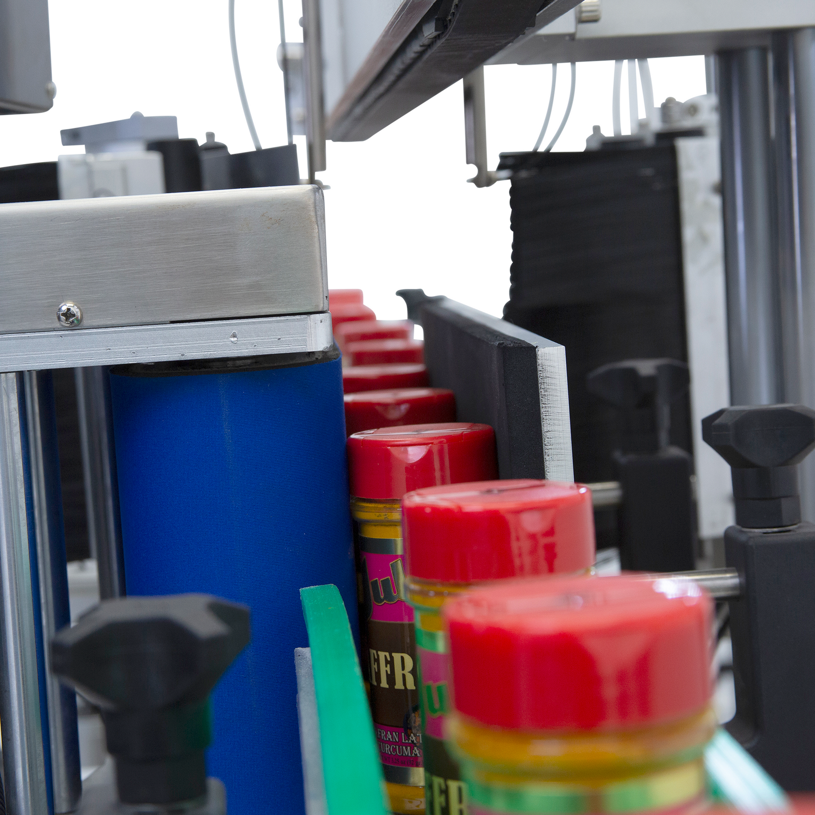 Dual Size Label Dual Automatic Label Applicator for Round and Flat Containers