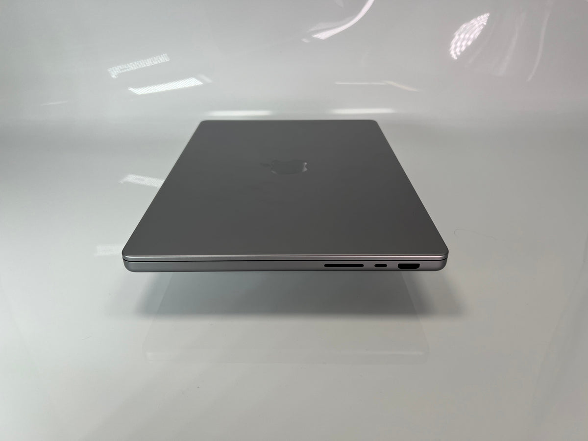 Apple MacBook Pro (2021) 14-inch M1 Max 32-Core GPU 64GB RAM 8TB SSD -