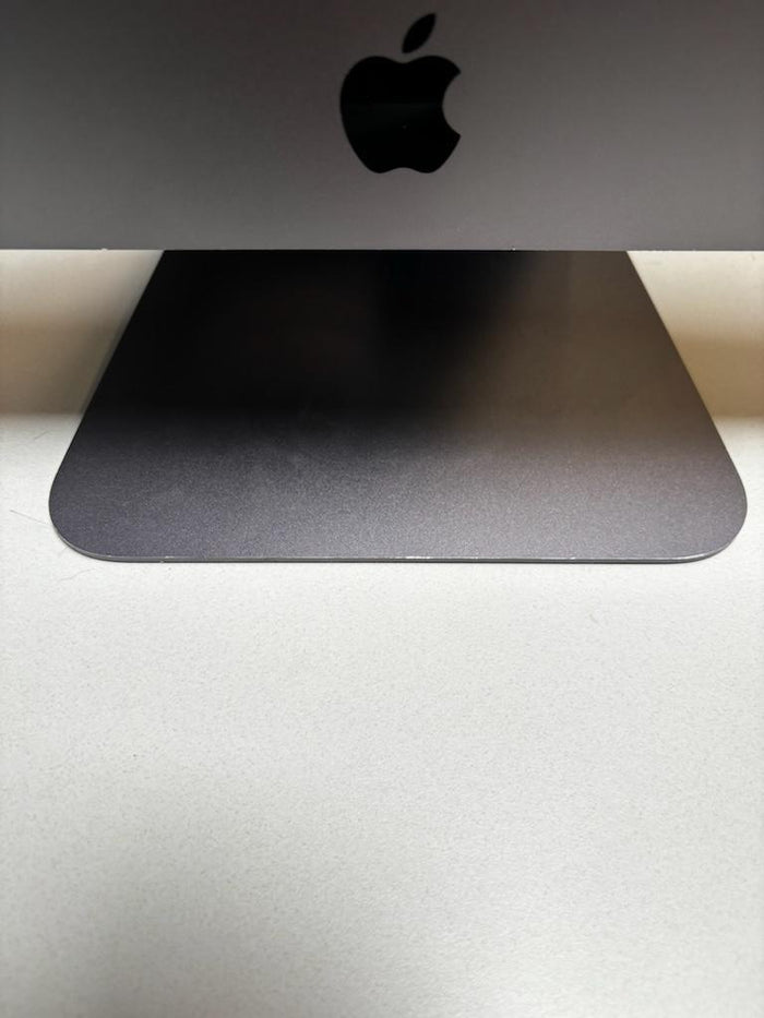 2017 Apple iMac Pro 27-inch 3.0GHz 10-Core Intel Xeon W - 128GB RAM -