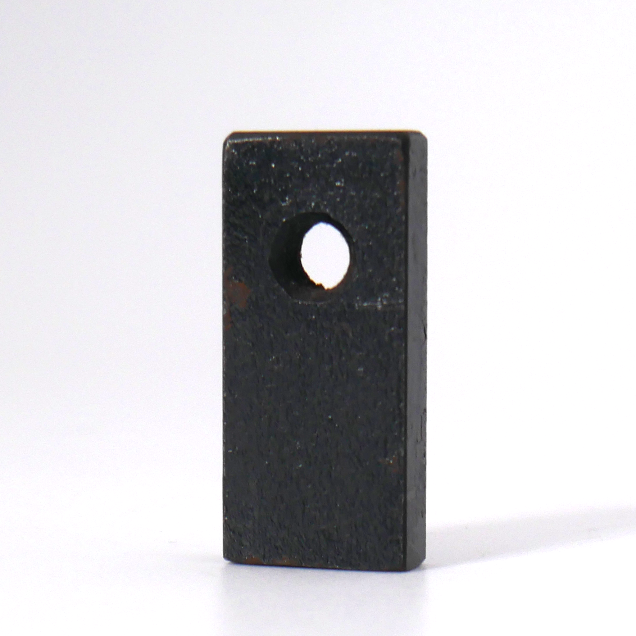 Threaded Retainer for Lateral Entrance Bands