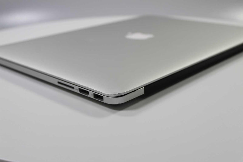 Apple MacBook Pro 15 pulgadas 2014 2.8 GHz Core i7 15" 16 GB RAM Gráficos integrados (especial por desgaste) 