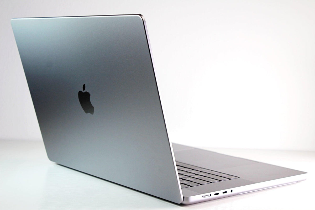 Apple MacBook Pro (2021) 16-inch M1 Max 32-Core 32GB RAM 4TB SSD