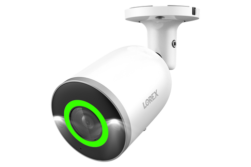 Cámara de seguridad tipo bala con cable IP PoE con inteligencia artificial inteligente Lorex E894AB 4K de 8,0 MP, con iluminación y disuasión, color blanco