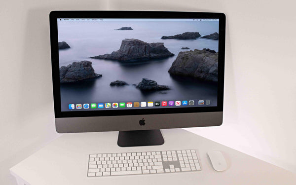 iMac_Pro_with_Mouse___Keyboard