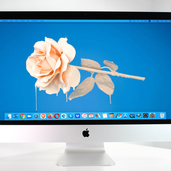 imacwhiteflowerbluebackground_