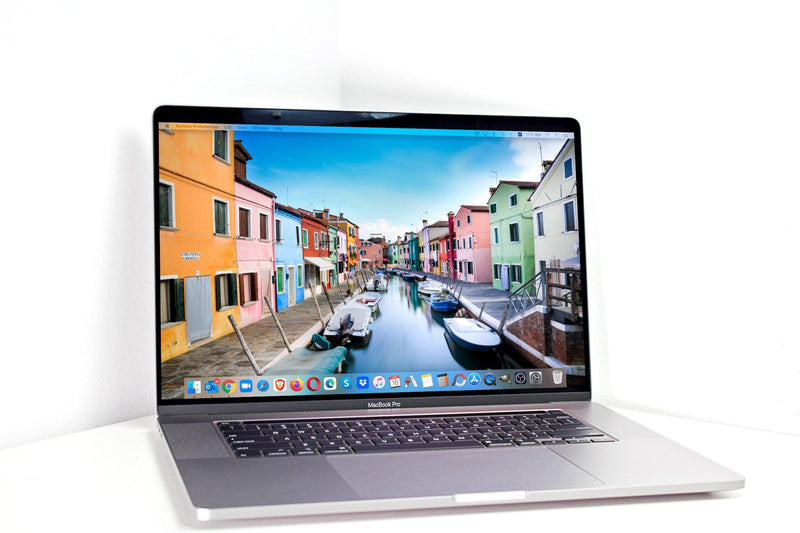 2018 Apple MacBook Pro 15-Inch Core i9 2.9GHz-4.8GHz 32GB RAM 1TB SSD (Silver)
