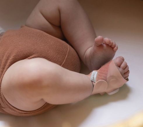 Owlet Dream Duo Smart Baby Monitoring System with Camera and Sock Monitor