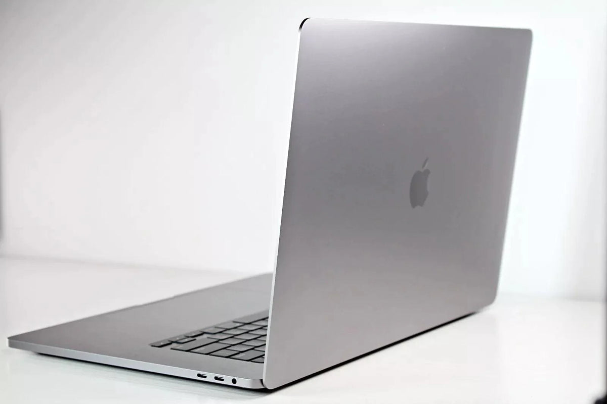 2019 Apple MacBook Pro 16-inch i7 2.6GHz – 16GB RAM 512GB SSD AMD 5300