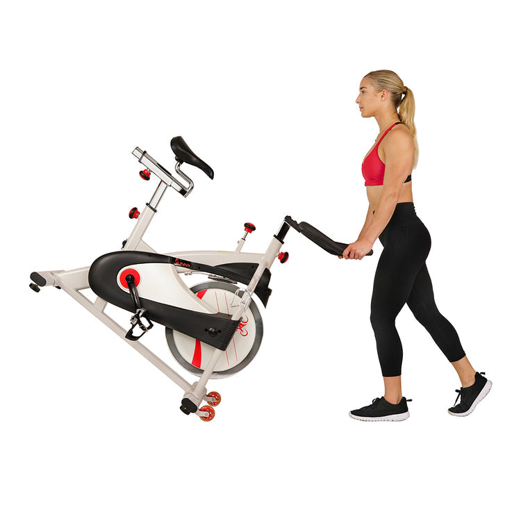 Bicicleta de interior con transmisión por correa y volante de inercia de 40 lb Sunny Health &amp; Fitness con pedales acoplados - SF-B1509