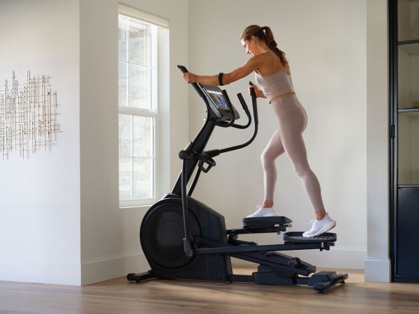 Bicicleta elíptica NordicTrack AirGlide 14i